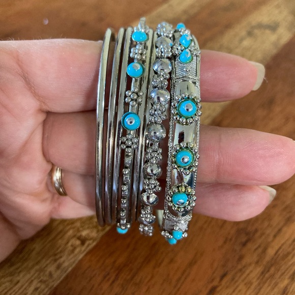 Multiple bracelets - Picture 3 of 6